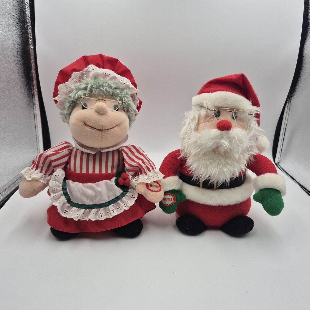 Vintage Thomas Pacconi Classics Singing Dancing Interactive Santa & Mrs Claus